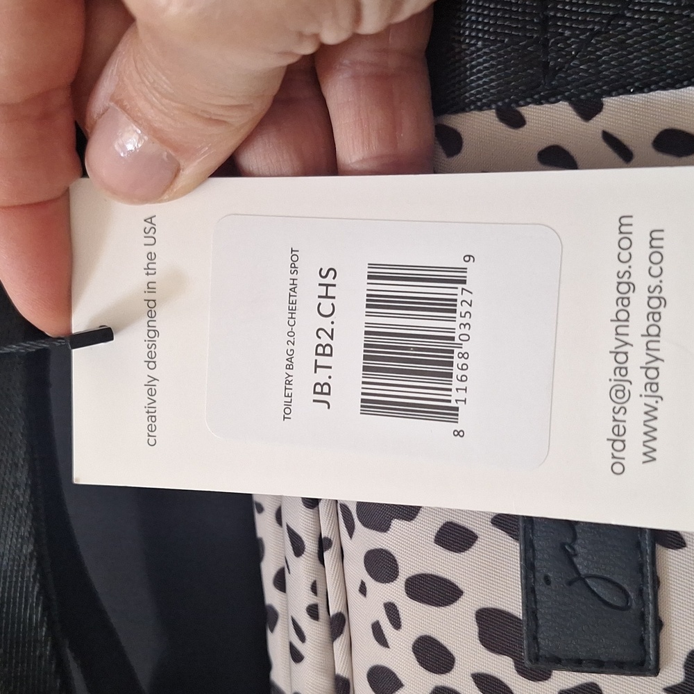 Jadyn  Toiletry Bag - New With Tags - Picture 7 of 7